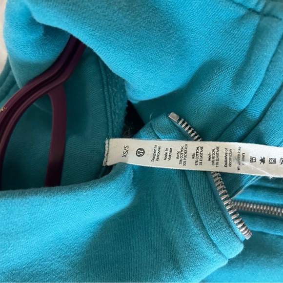 LULULEMON SCUBA - Picture 3 of 3